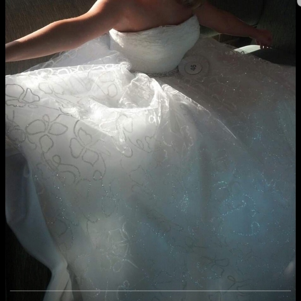 White Sherri Hill ballgown size 4